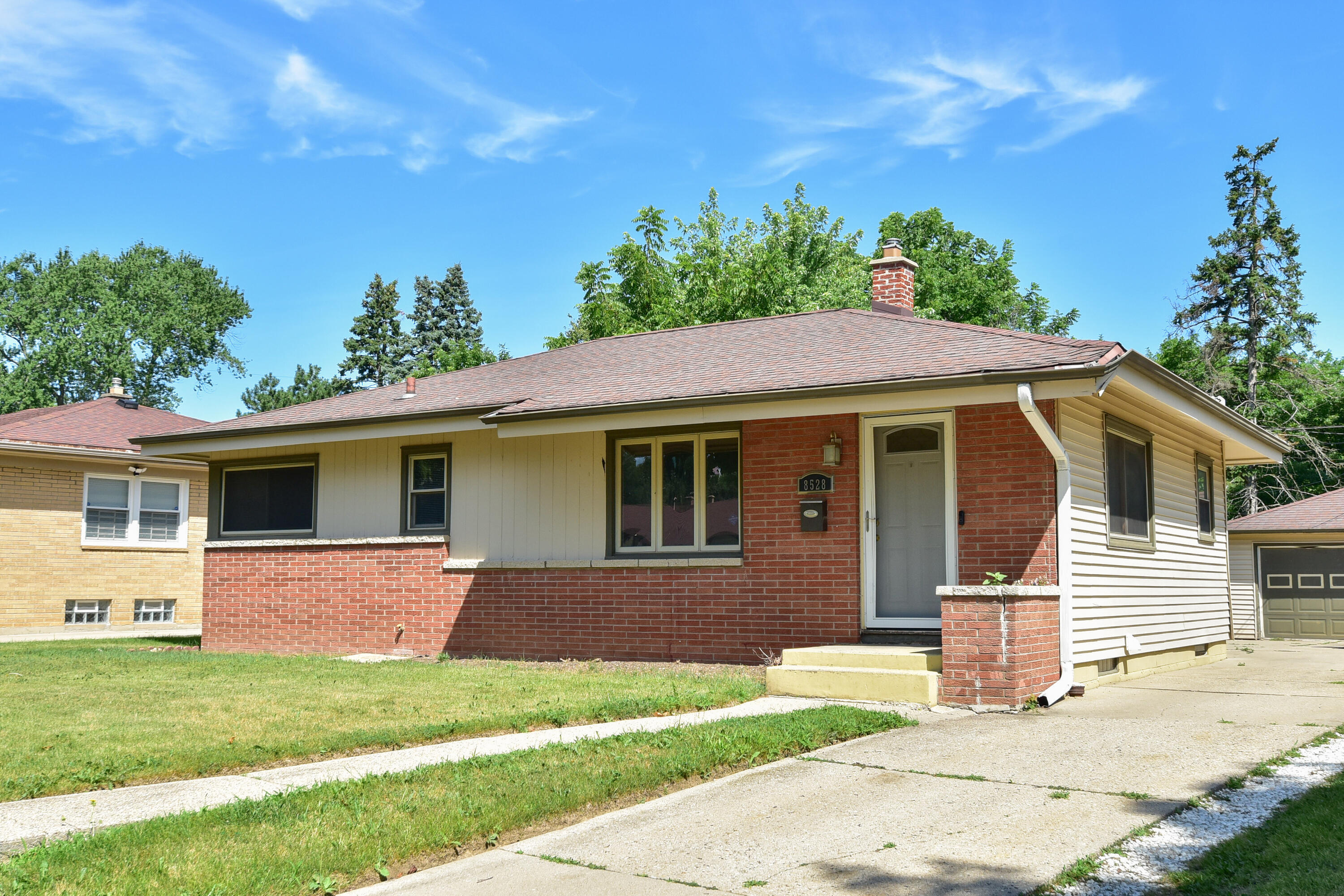 Property Photo:  8528 W Arden Pl  WI 53225 