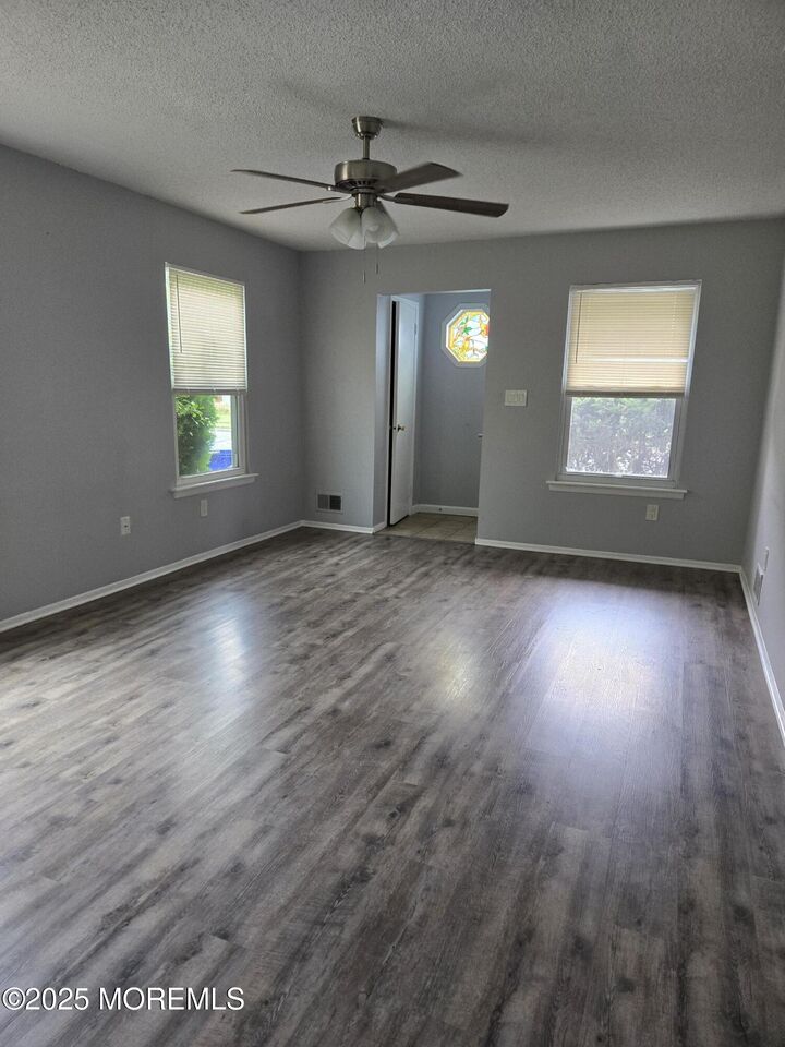 Property Photo:  33 Mariner Place  NJ 08723 