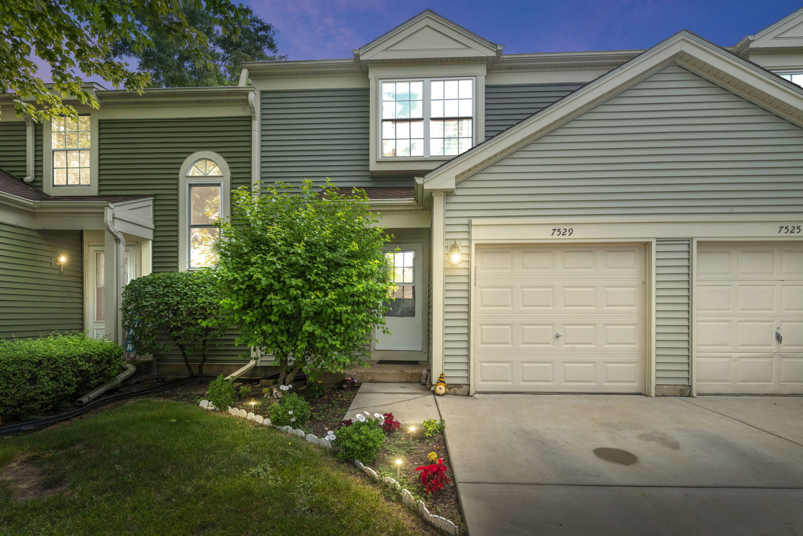 Property Photo:  7529 Wedgewood Drive  IL 60133 