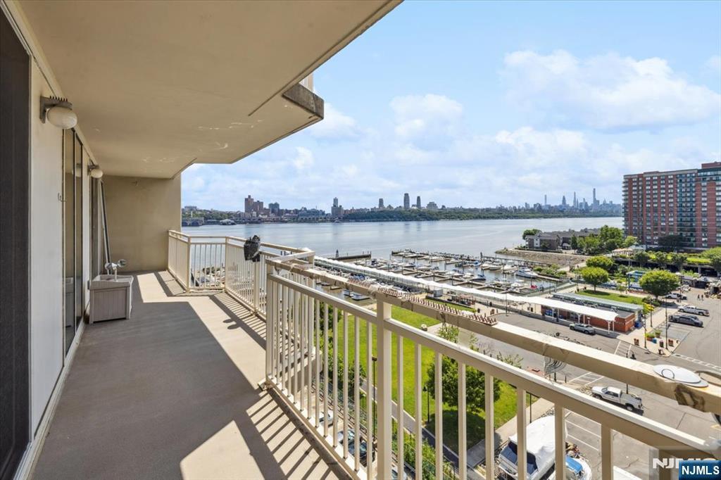 1055 River Road 1014  Edgewater NJ 07020 photo