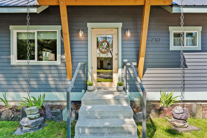 Property Photo:  230 Dakota Avenue  MT 59937 