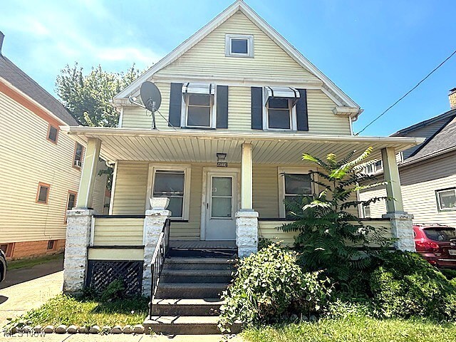 Property Photo: 4014 E 54th Street OH 44105