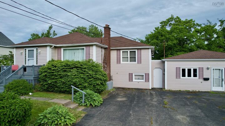 163 Upper McLean Street  Glace Bay NS B1A 2L4 photo