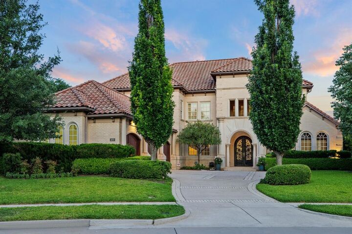 Property Photo: 417 Riverpath TX 76034