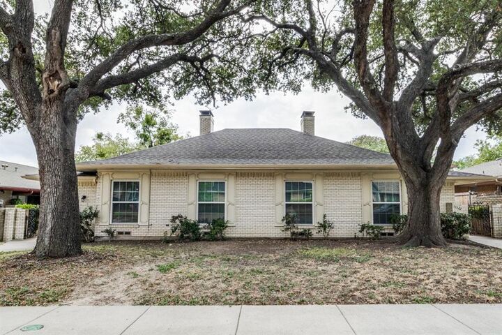 Property Photo: 13324 Southview Lane TX 75240