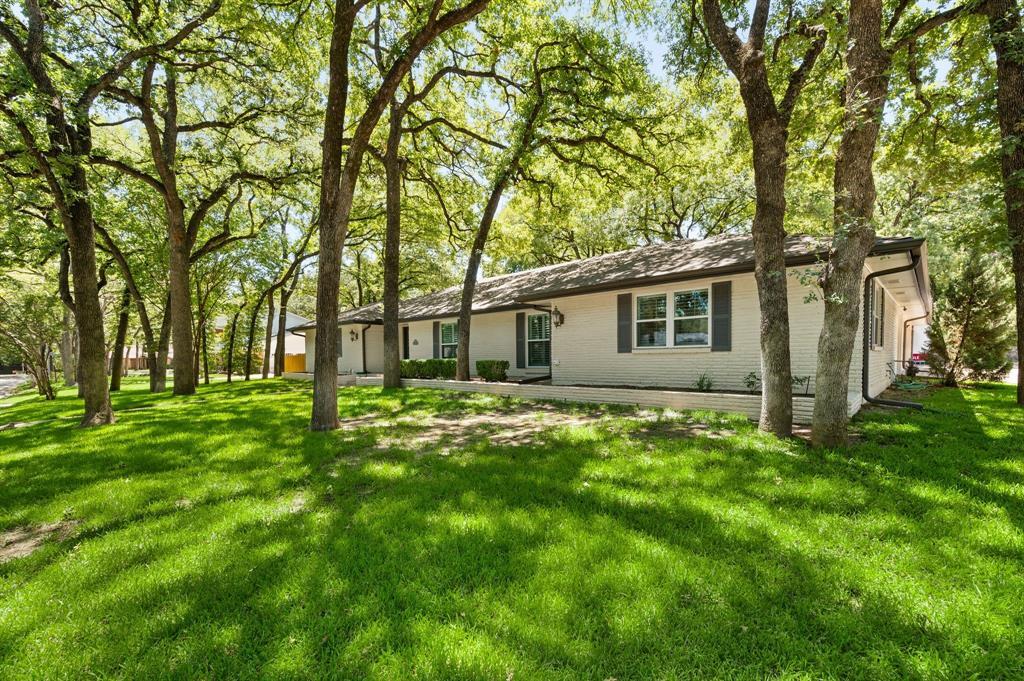 Property Photo: 1408 Pebble Creek TX 76040