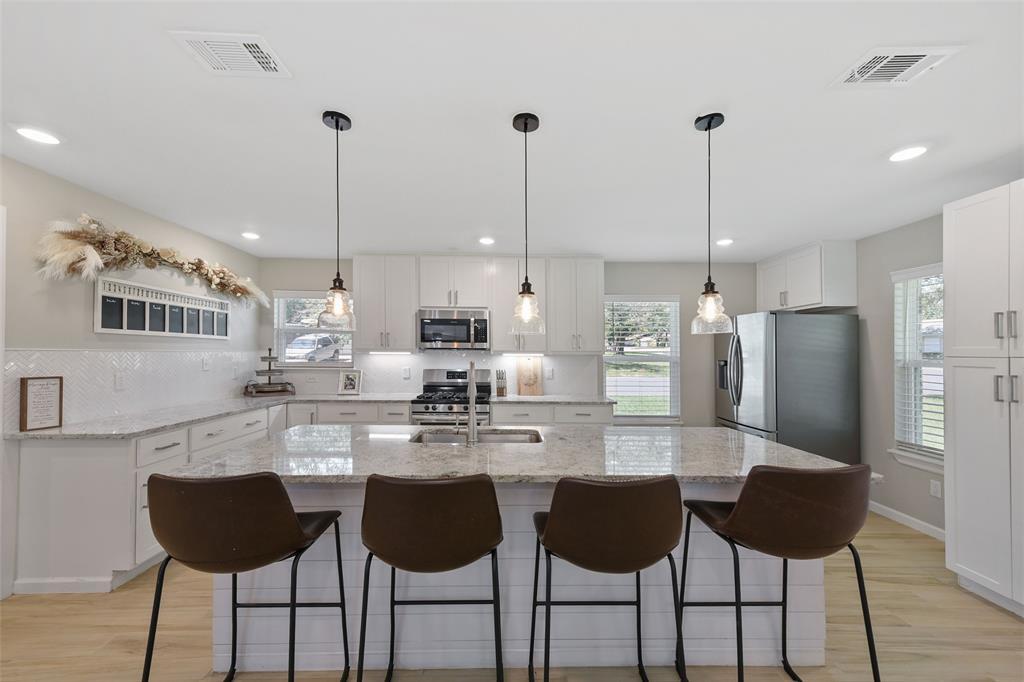 Property Photo: 3900 Sundown Drive TX 76116