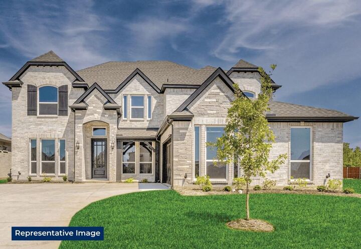 Property Photo: 261 E Broadmoor Lane TX 75154