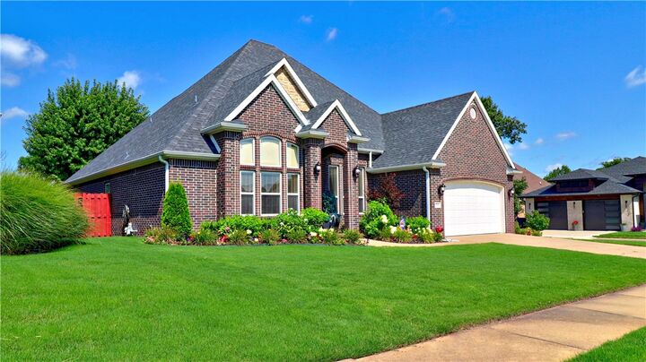 Property Photo: 5500 Lanshire Drive AR 72758