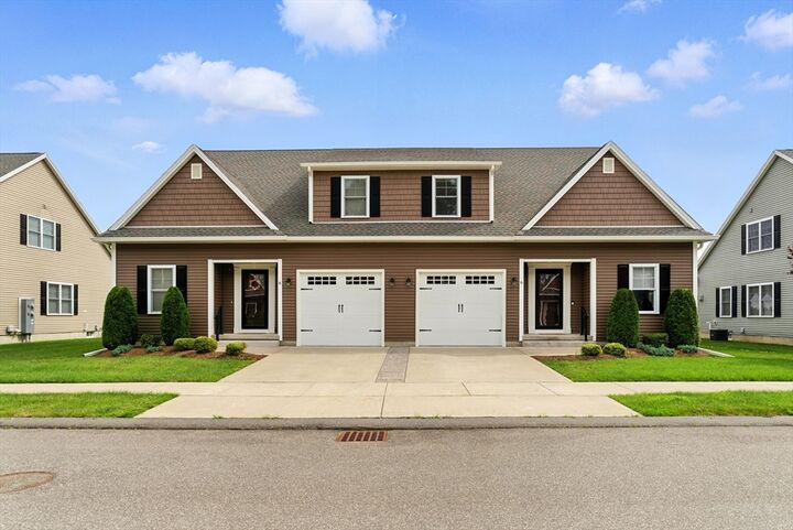 Property Photo:  6 Saint Andrews Way 6  MA 01089 