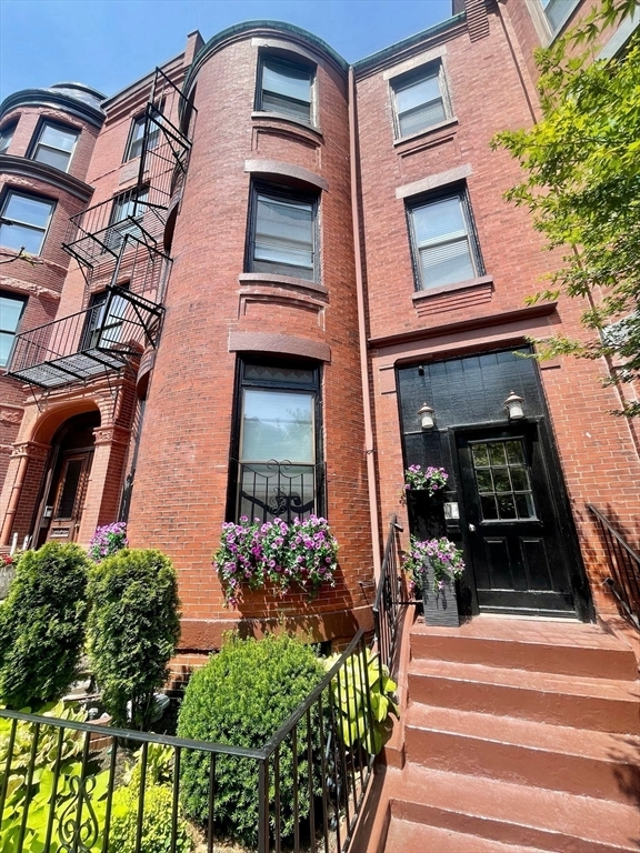 Property Photo: 115 St Botolph St 7 MA 02116