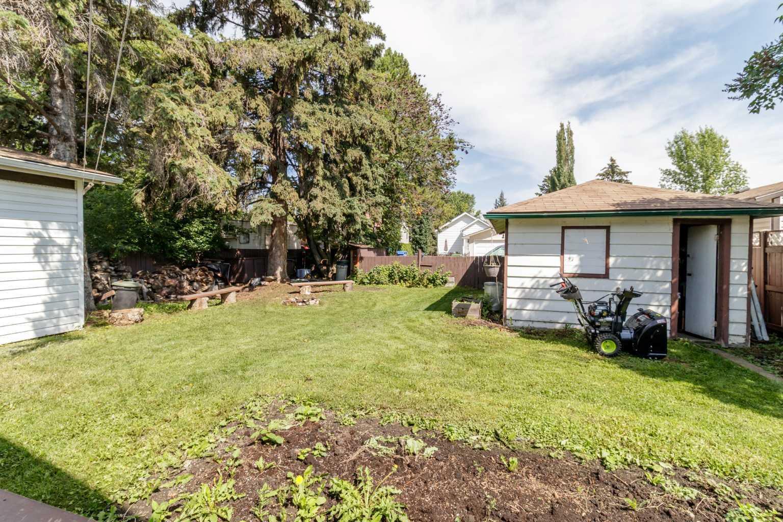 Property Photo:  5414 38 Street  AB T4N 0X6 