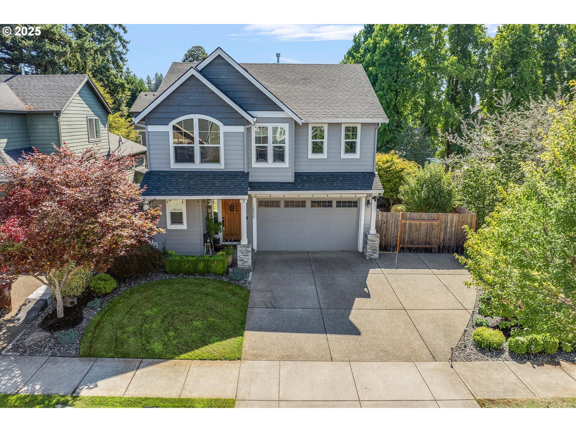 Property Photo: 18850 Tanoak Way OR 97045