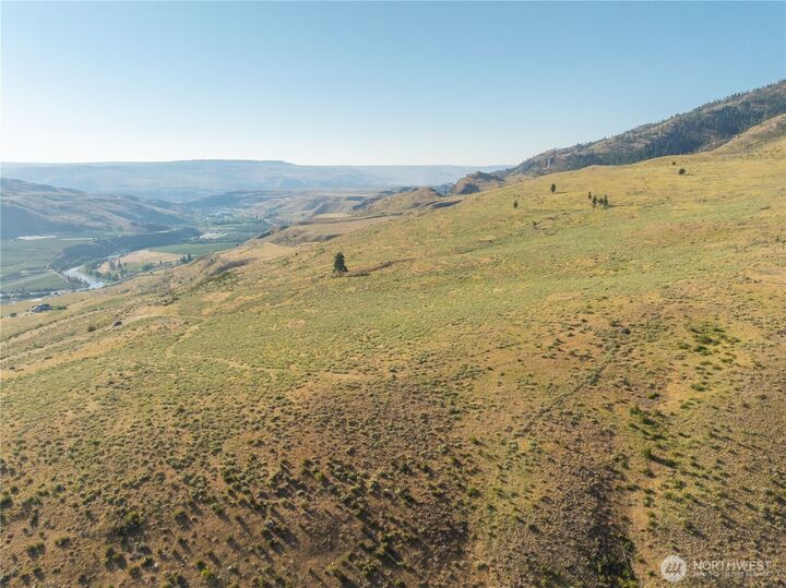 Property Photo: 435 Hwy 153 6 WA 98846