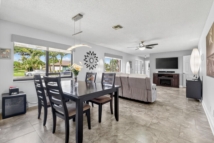 Property Photo: 1508 Palmland Drive FL 33436