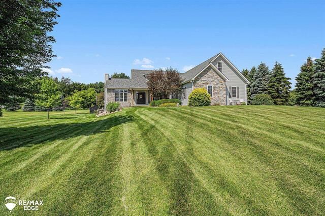 Property Photo: 1077 Christine Drive MI 48446