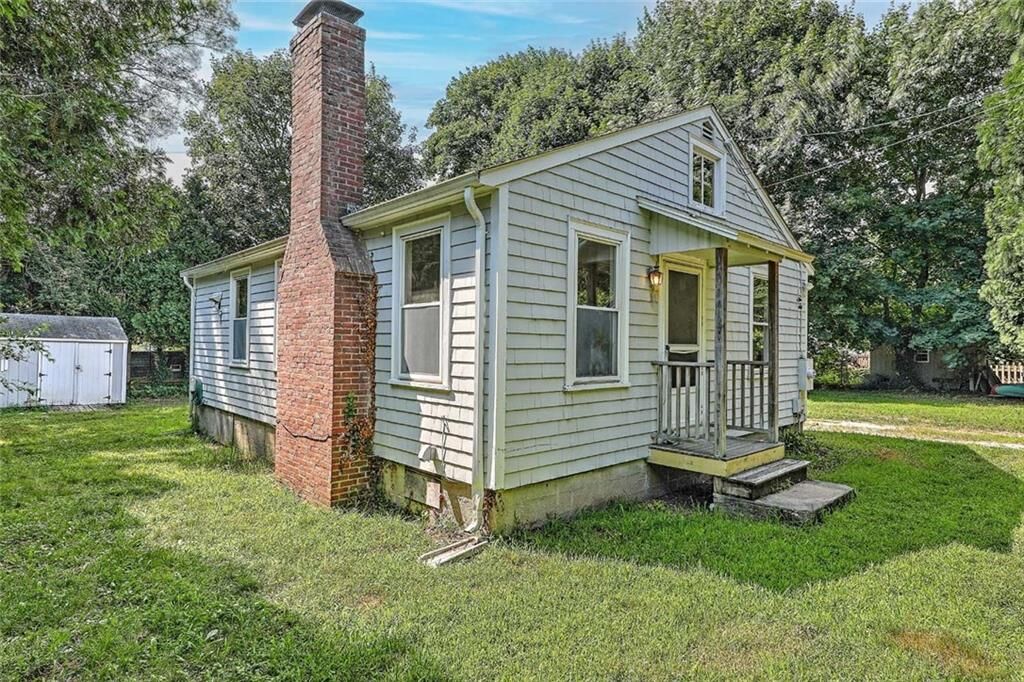 Property Photo: 9 Courtland Drive RI 02882