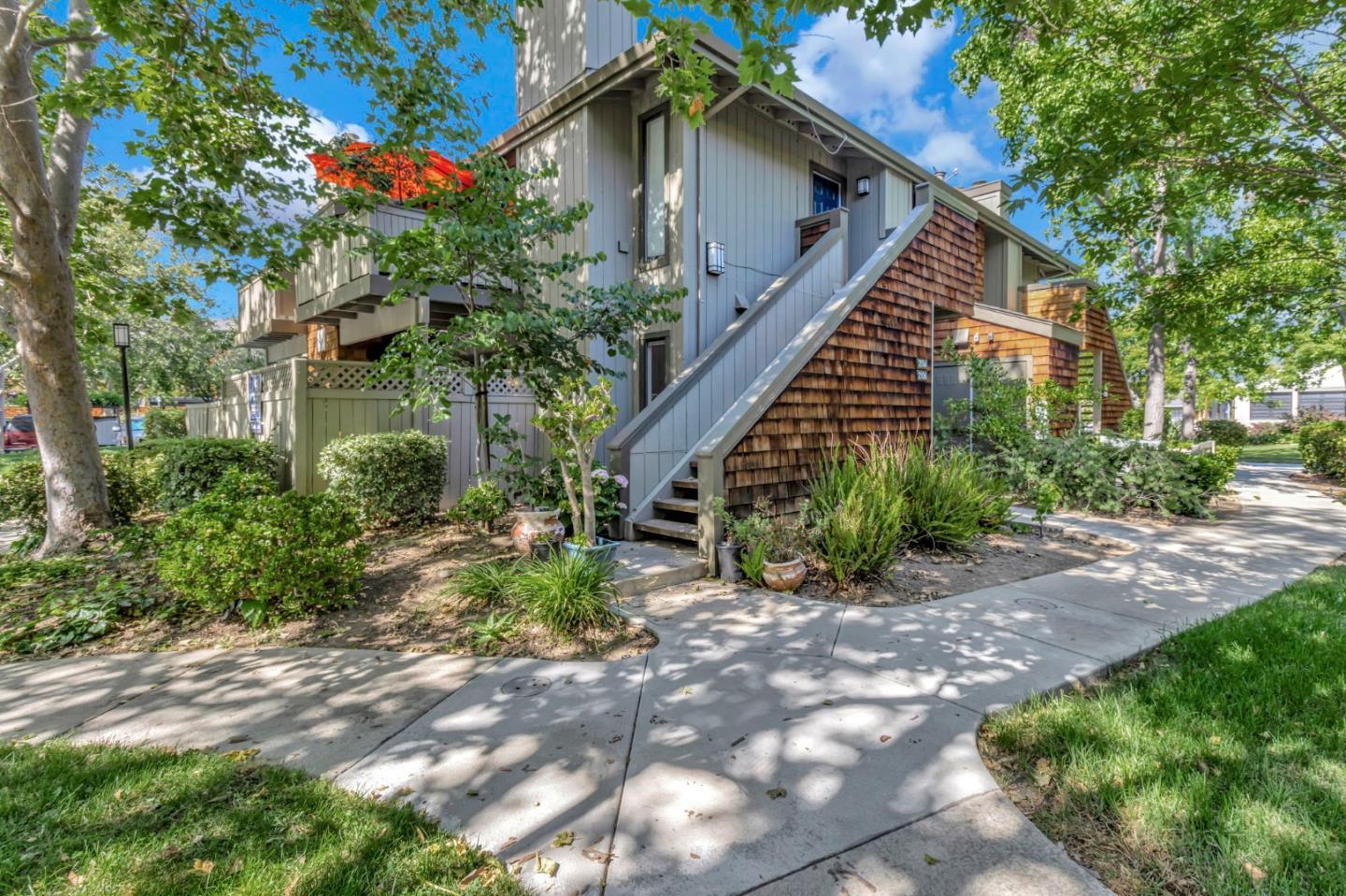 Property Photo: 2106 La Terrace Circle CA 95123