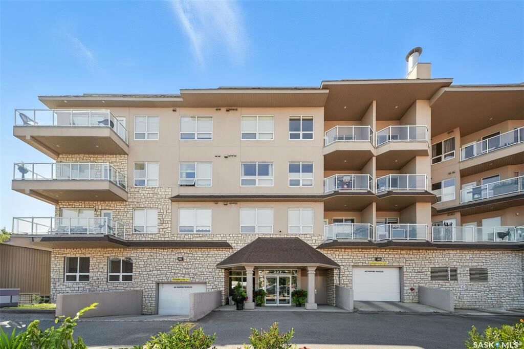 Property Photo: 227 Pinehouse Drive 105 SK S7K 6N9