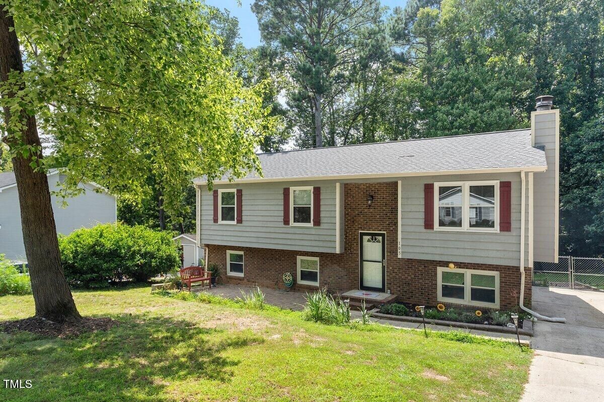 Property Photo:  105 Otter Drive  NC 27513 