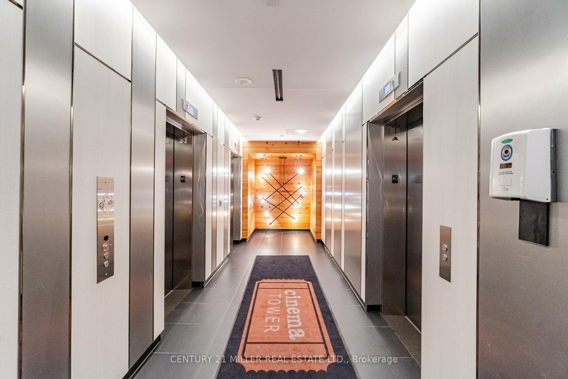 Photo de la propriété: 21 Widmer Street 3701 ON M5V 0B8