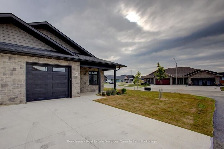 Property Photo: 53 Cavalier Crescent ON N0G 2R0