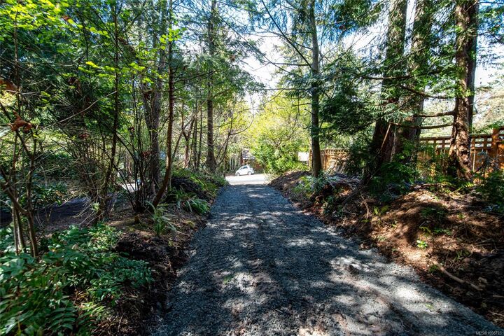 Property Photo:  853 Cuaulta Cres  BC V9C 3H2 