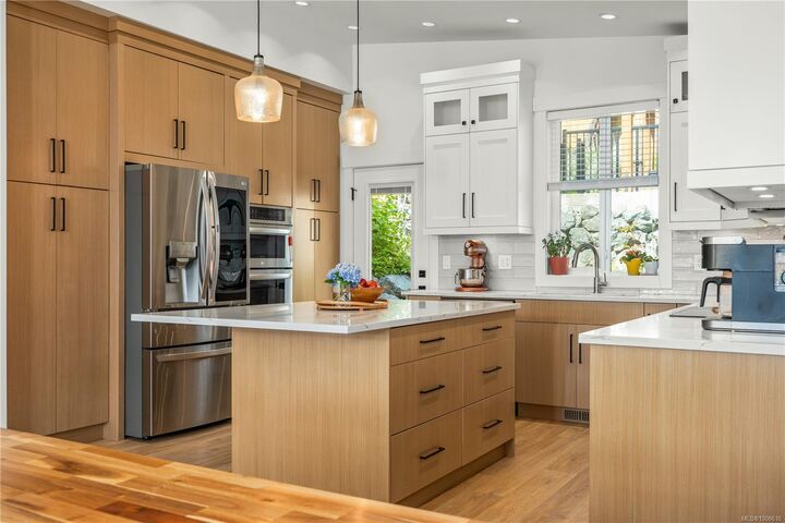 Property Photo: 143 Sunview Rd BC V9T 0M6
