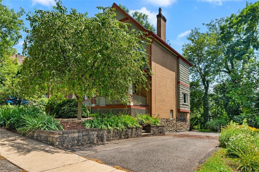 Property Photo: 142 Lloyd Ave PA 15218