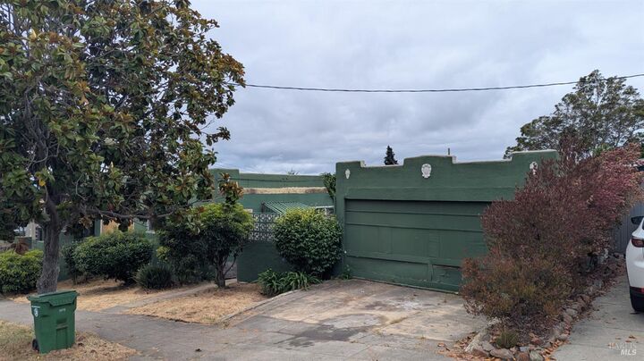 Property Photo: 4851 Walnut Street CA 94619