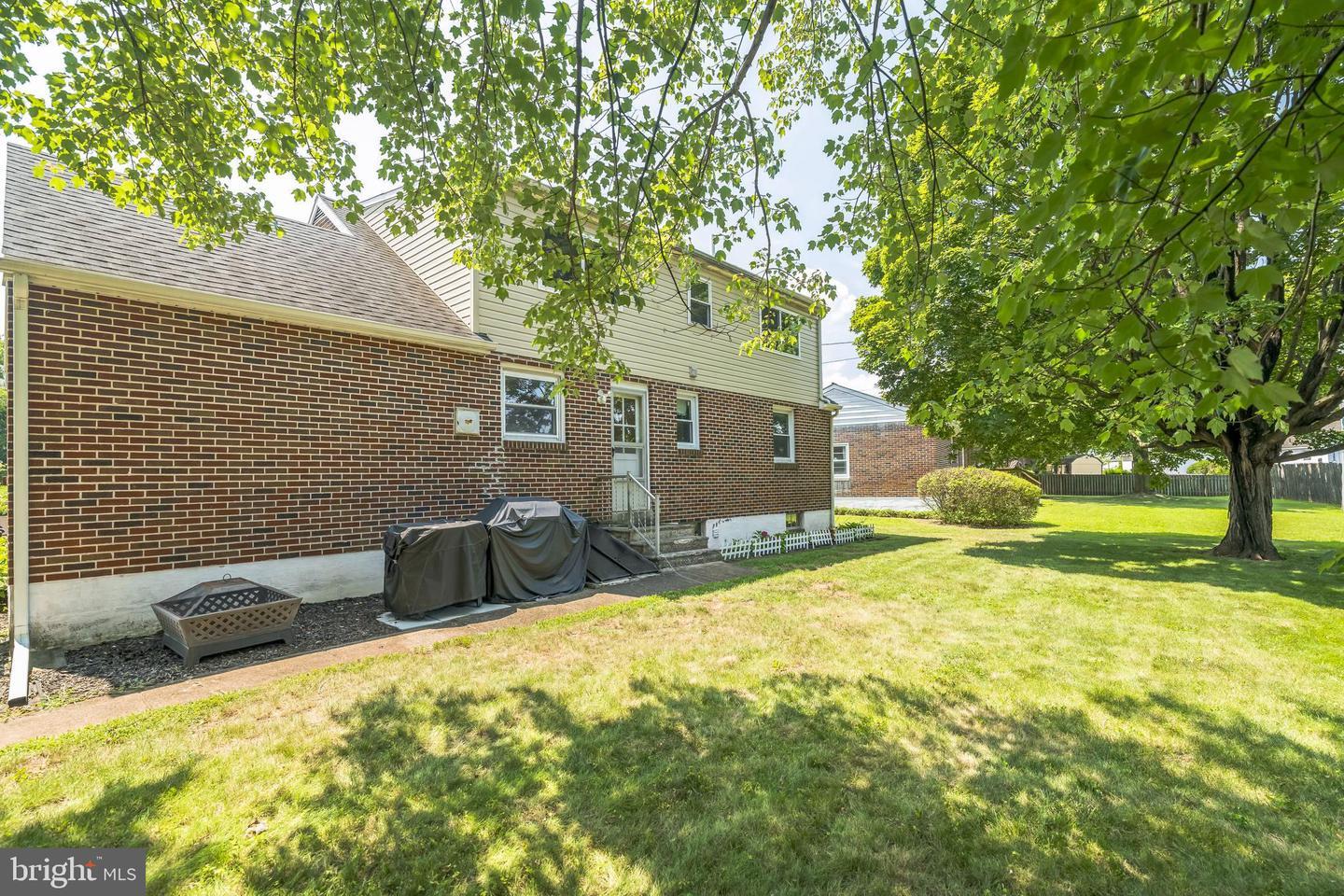 Property Photo: 1523 Cherry Lane PA 19464