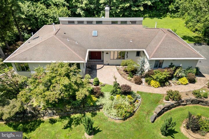Property Photo:  12 Oak Place  NJ 08540 