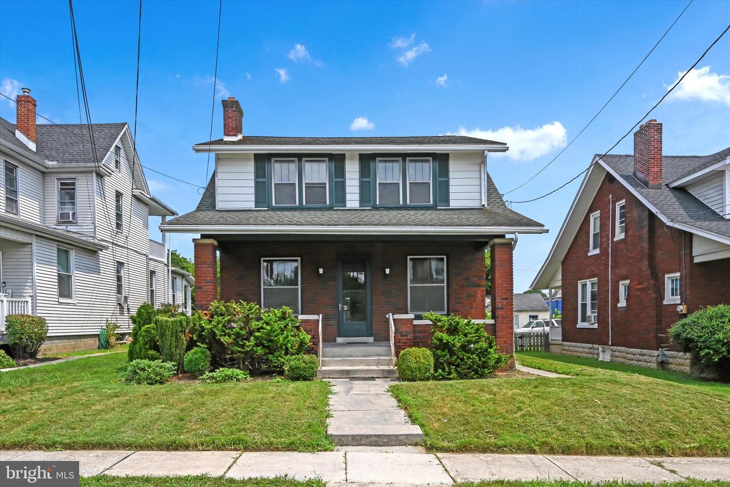 39 N 10th Street  Lemoyne PA 17043 photo