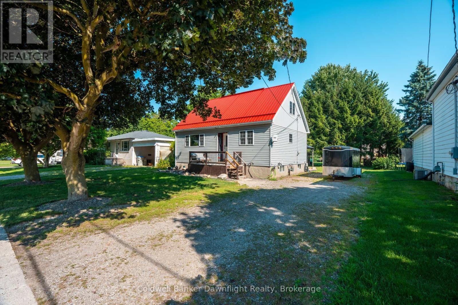 Property Photo: 156 Richmond Street ON N0M 1X0