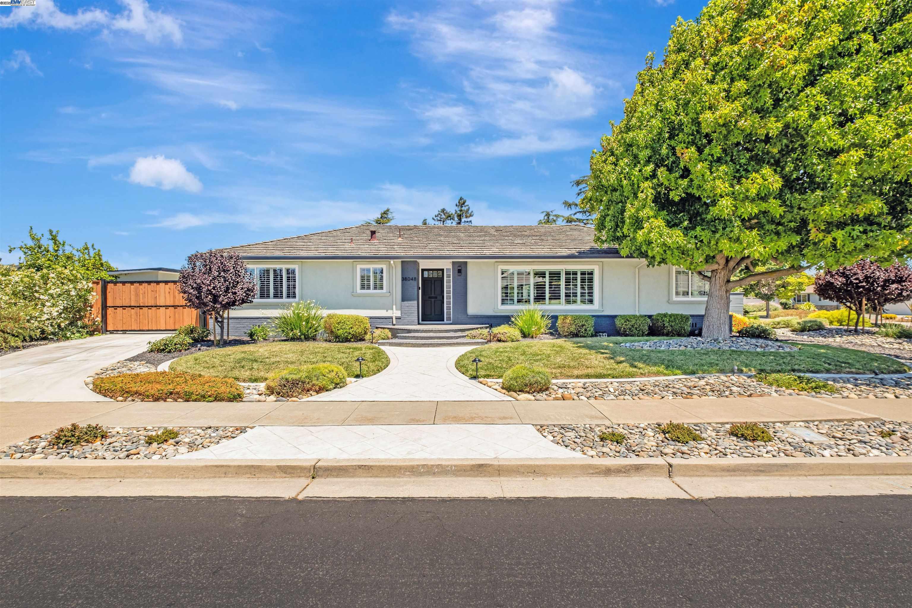 Property Photo: 38048 Glenmoor Dr CA 94536