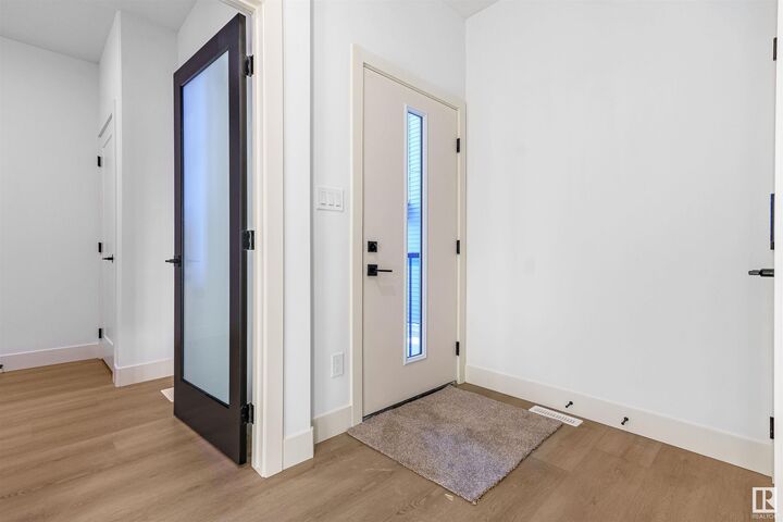 Property Photo: 4 Grayson Green AB T7Z 0P3
