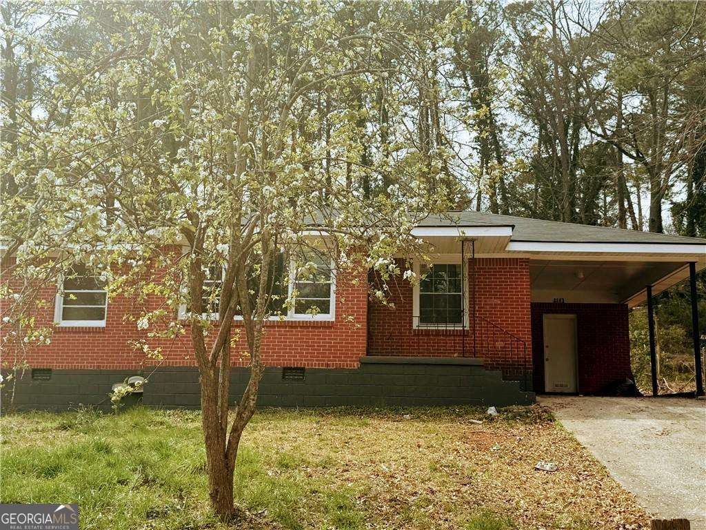 Property Photo: 2143 Rhinehill Road SE GA 30315