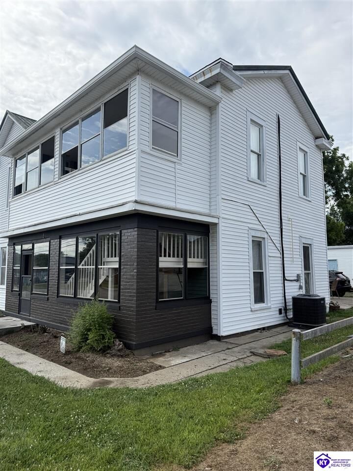 Property Photo:  220 Main Street  KY 40150 