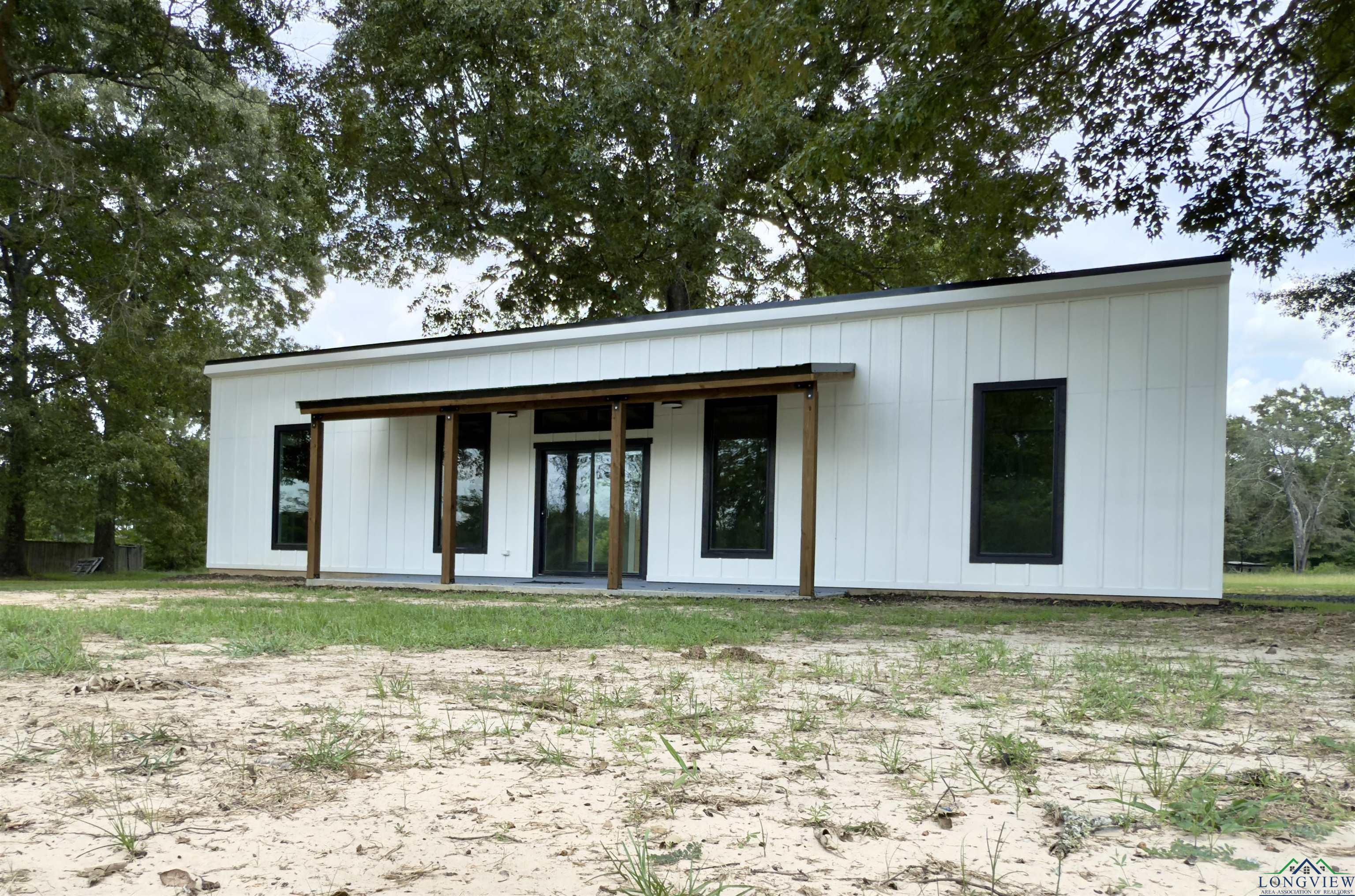 Property Photo:  658 County Road 4564  TX 75555 