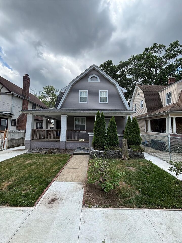 219-06 101 Ave.  Queens Village NY 11429-1610 photo