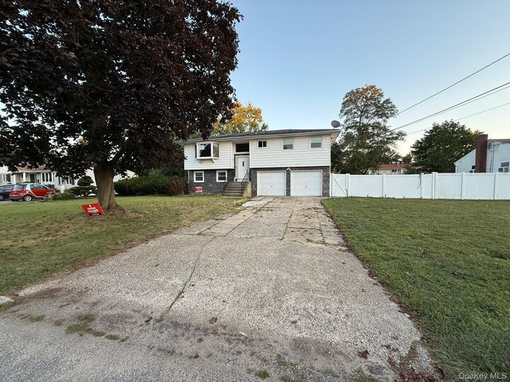 Property Photo:  160 Van Street  NY 11717 