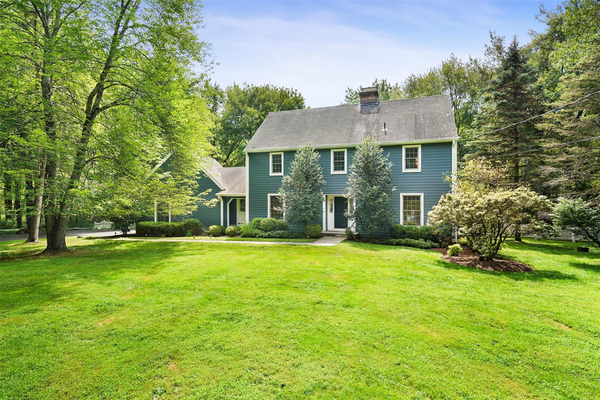 16 Stonewall Court  South Salem NY 10590 photo