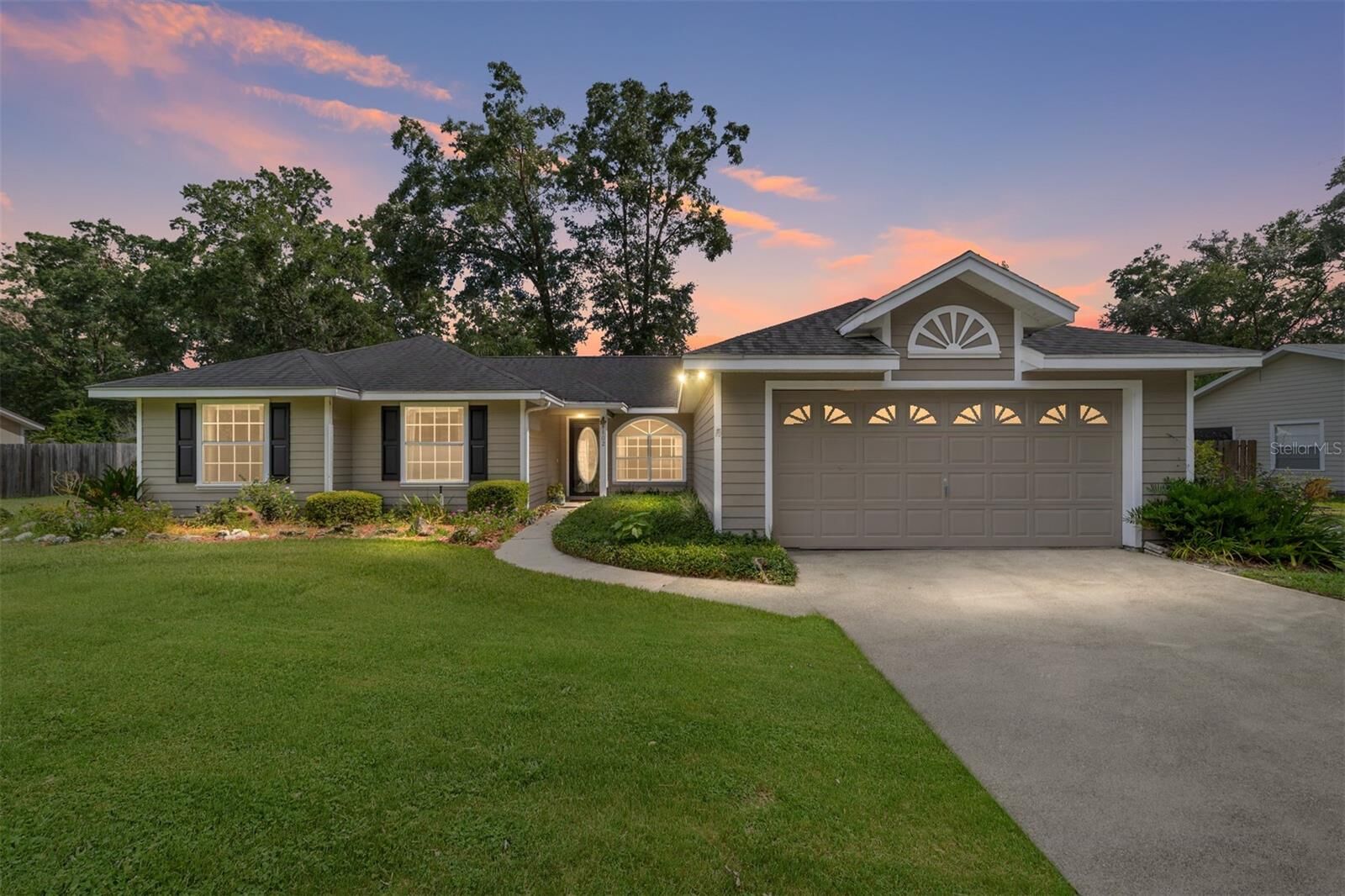 Property Photo:  4102 NW 60th Avenue  FL 32653 