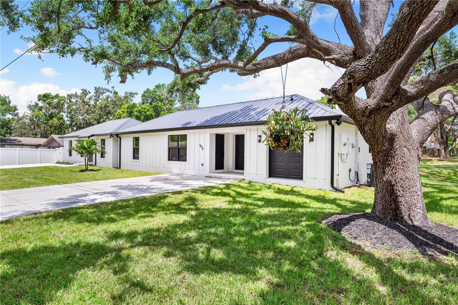 Property Photo: 3606 7th Avenue W FL 34205