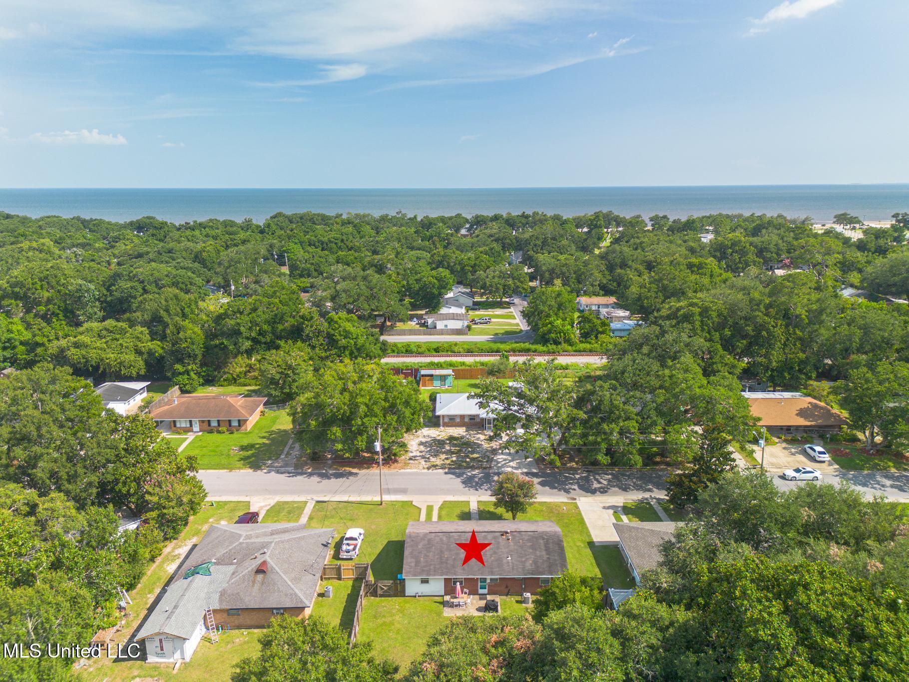Property Photo: 2179 Collins Boulevard MS 39507