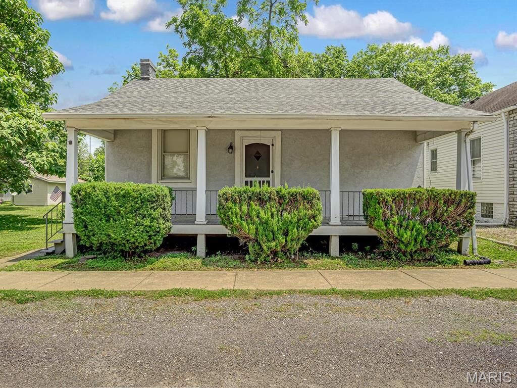 Property Photo:  206 N Main Street  IL 62243 