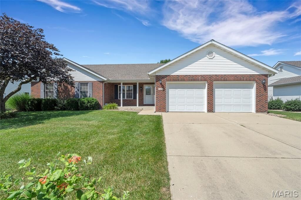 Property Photo:  929 Kimberly Lane  IL 62298 