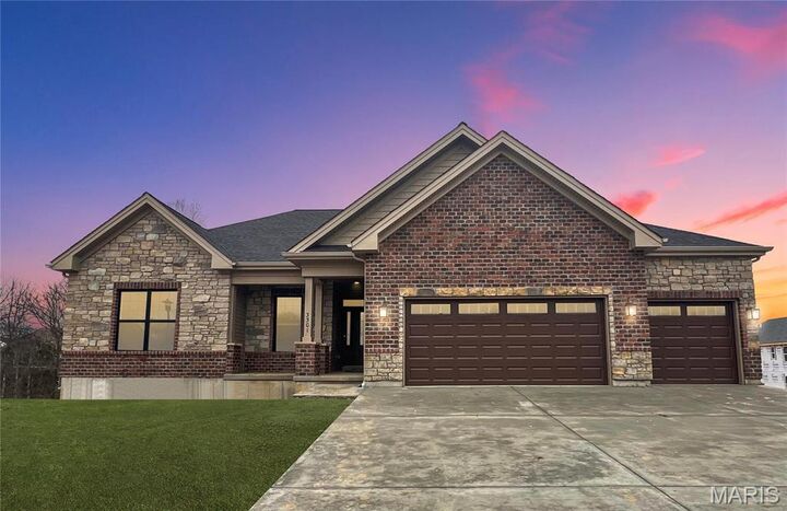 Property Photo:  2377 Fiddler'S Close Road 115 Stb  MO 63090