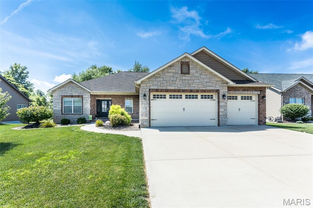 Property Photo: 138 Smola Woods Court IL 62034