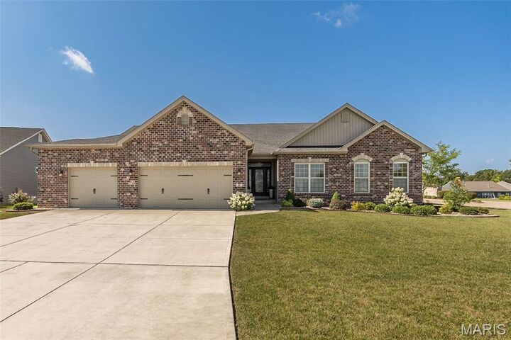 2 Wyndemere Court  Lake St Louis MO 63367 photo